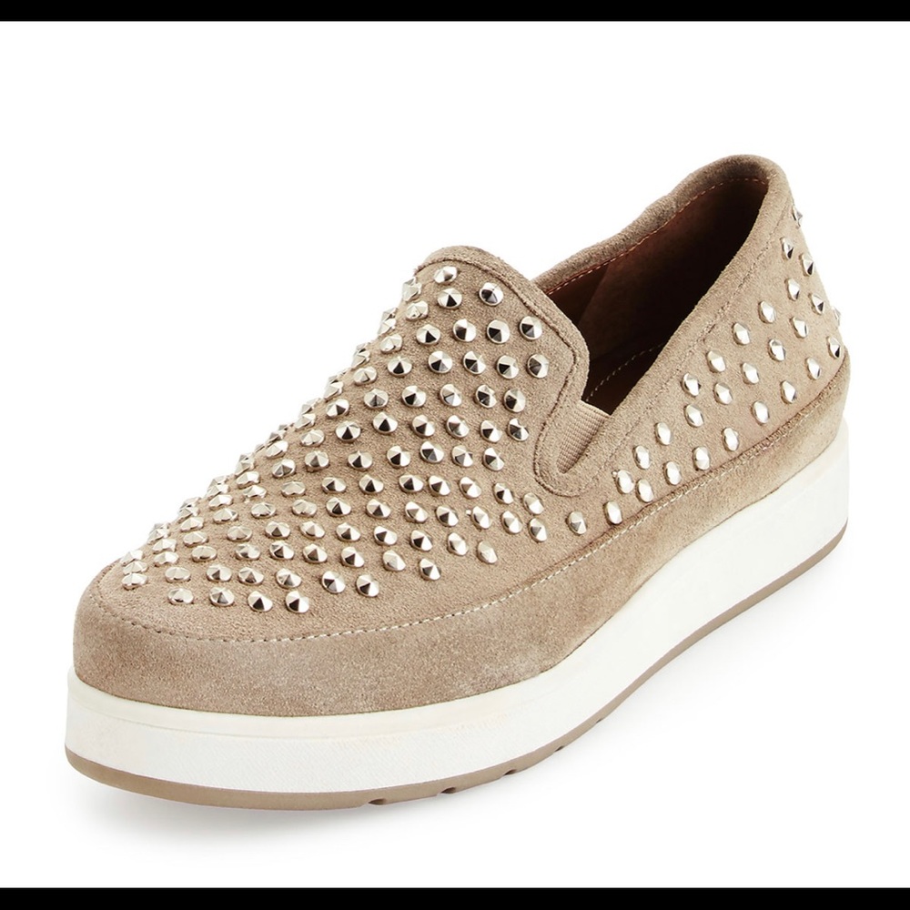 NWOT SHOE/SNEAKER DONALD PLINER STUDDED TAUPE